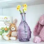 lila vase aus glas