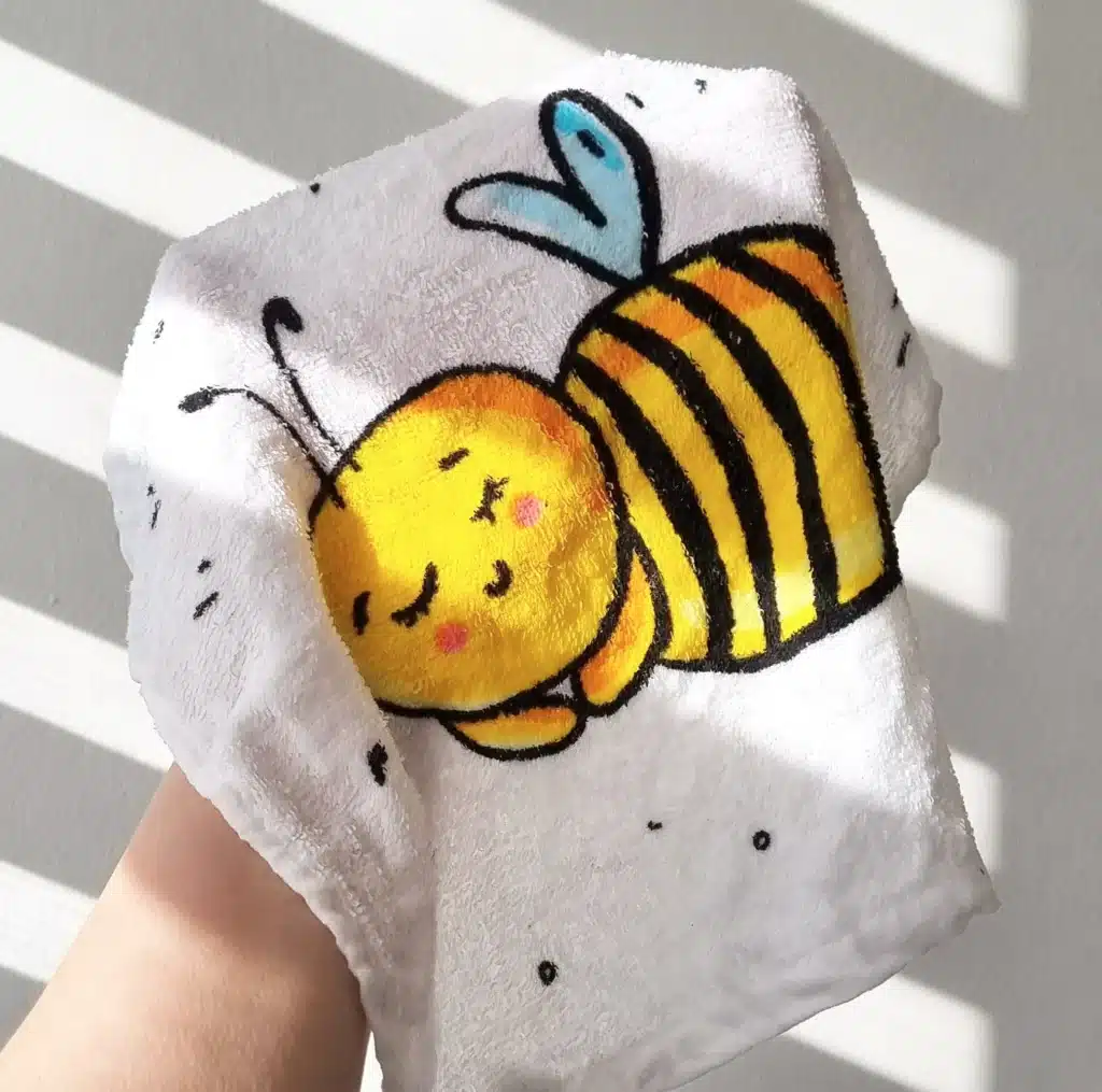 magisches handtuch mit bienen
